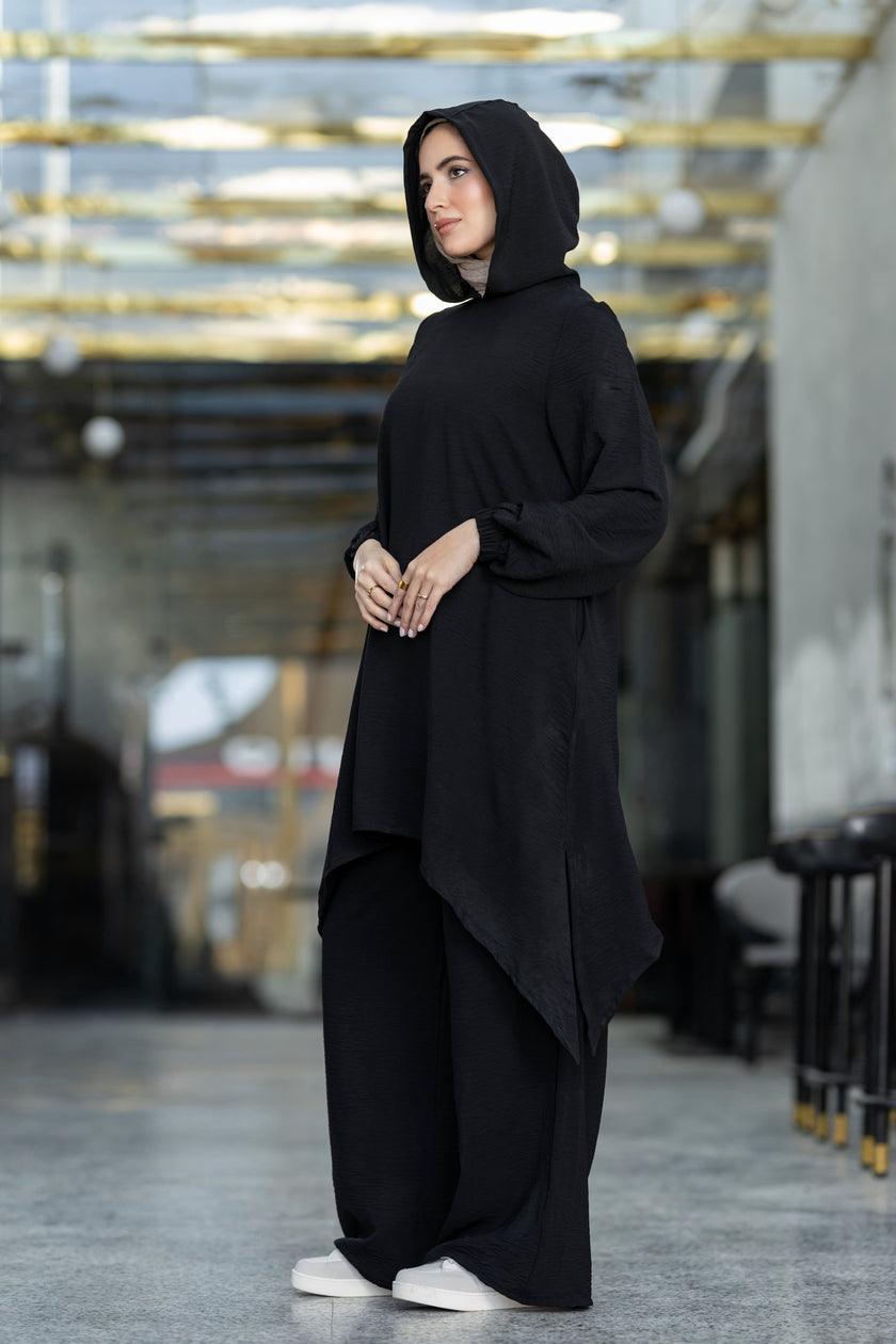 Modest suit with long top and wide pants