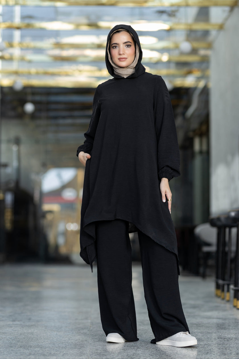 Modest suit with long top and wide pants