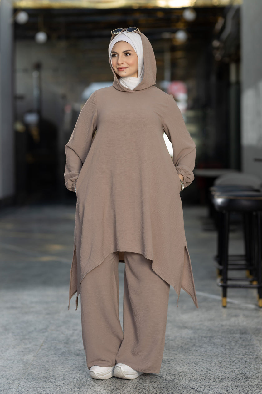 Modest suit with long top and wide pants in café
