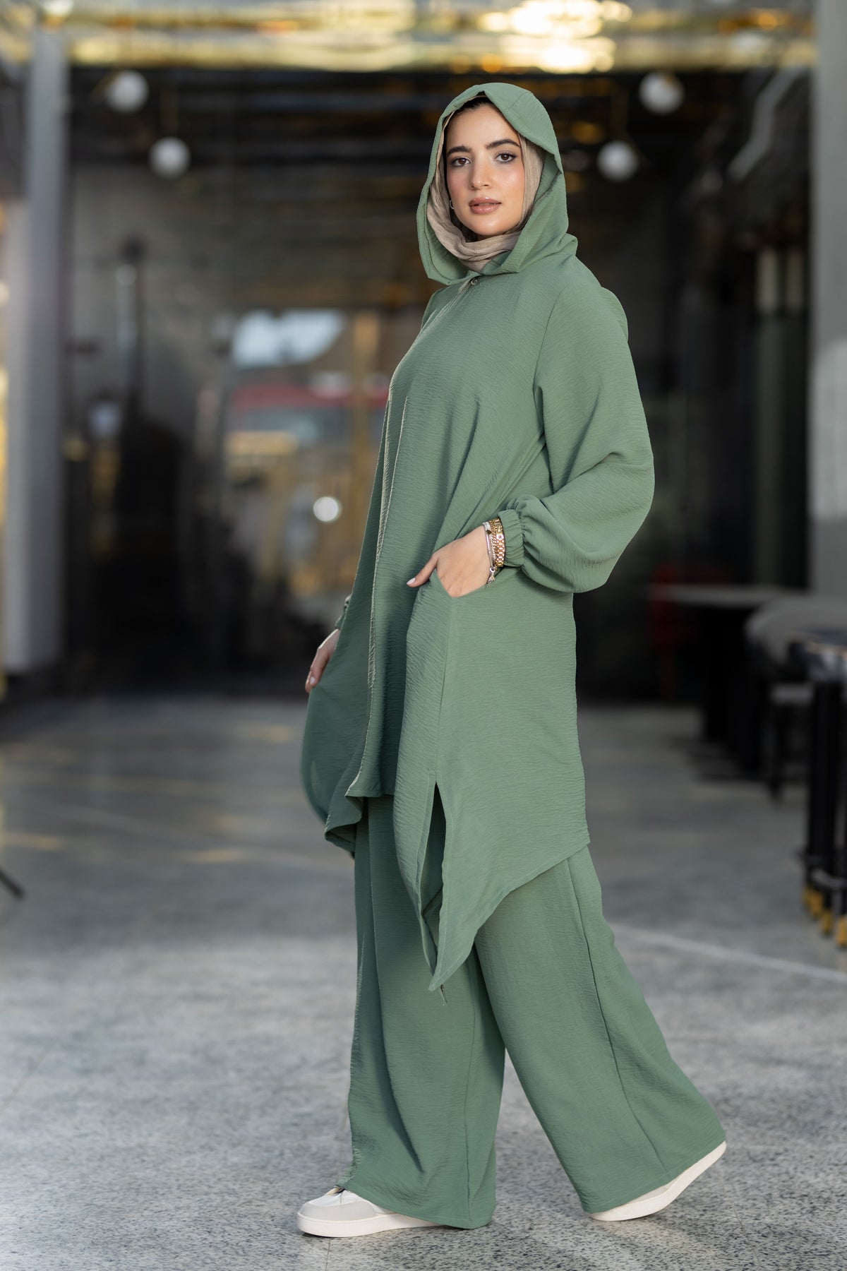 Modest suit with long top and wide pants