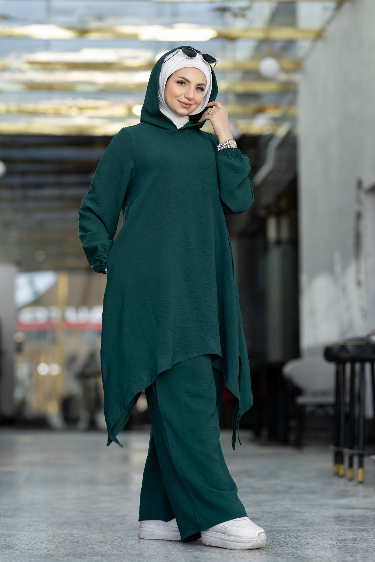 Modest suit with long top and wide pants