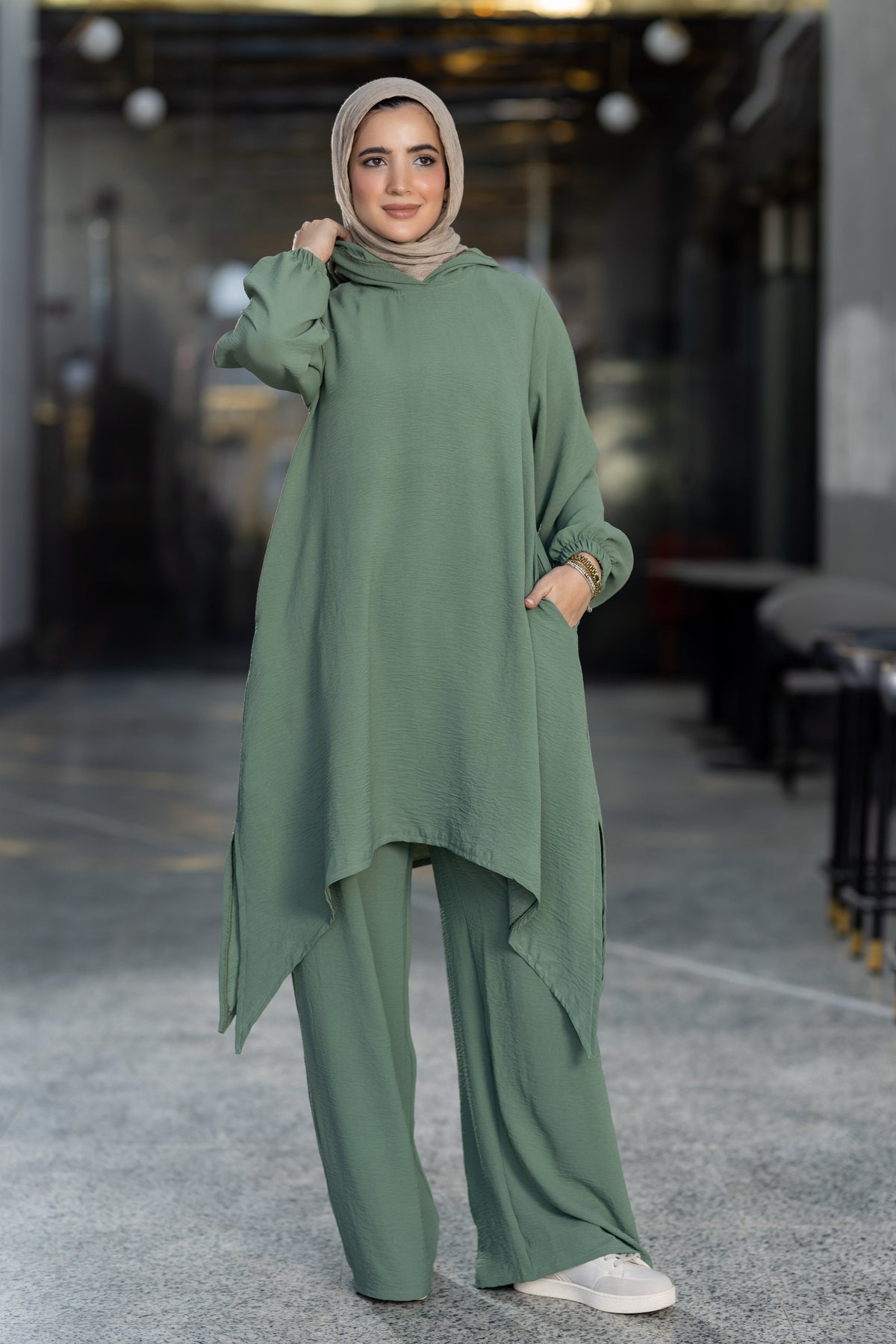Modest suit with long top and wide pants