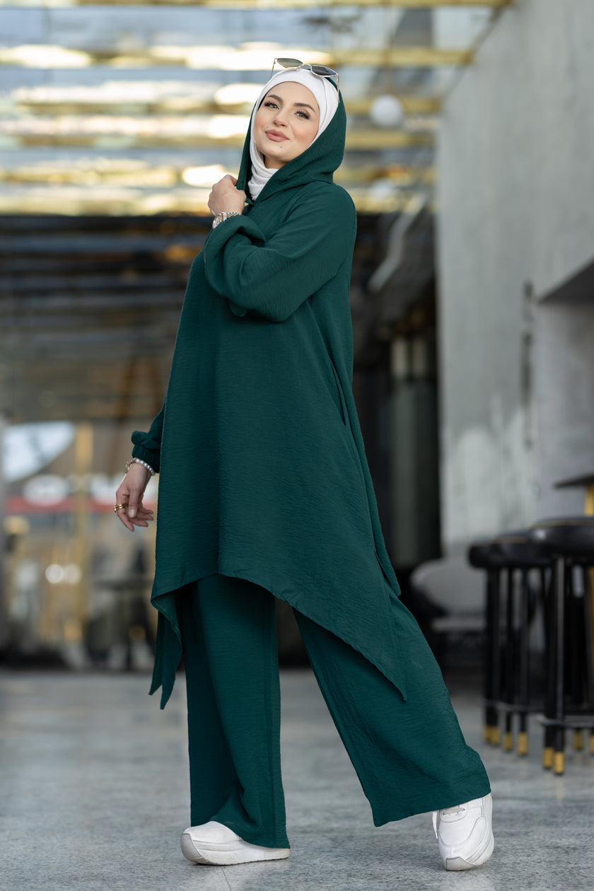 Modest suit with long top and wide pants