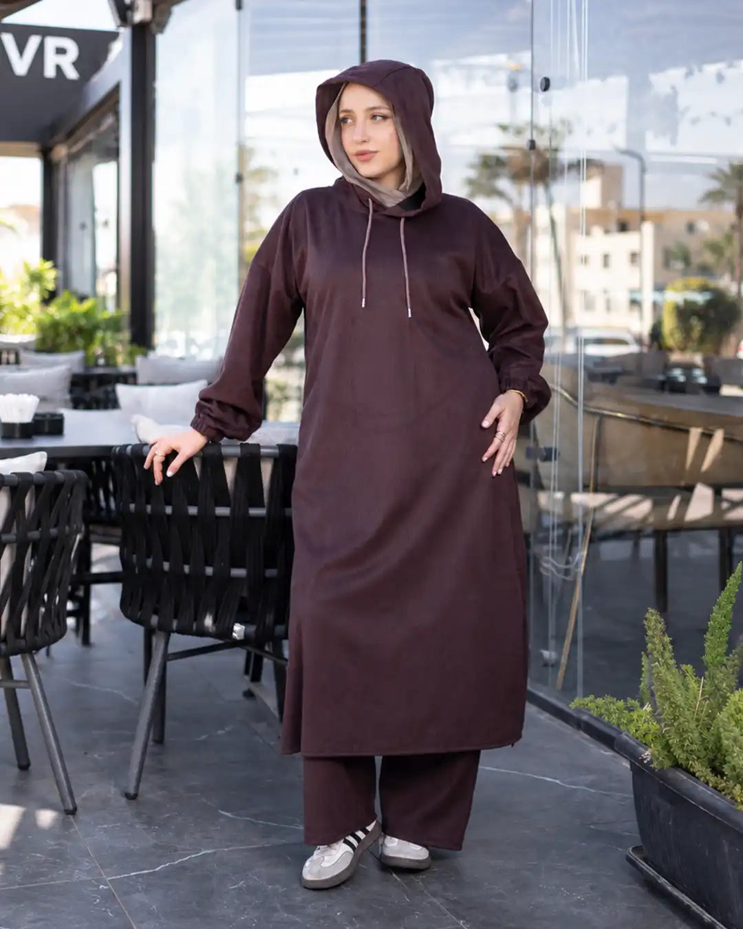 سوت سويد سكوبا مضلع للمحجبات بسويت شيرت طويل لون بني