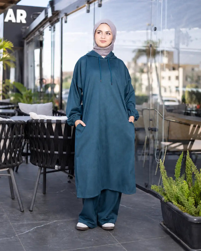 سوت سويد سكوبا مضلع للمحجبات بسويت شيرت طويل لون بترولي