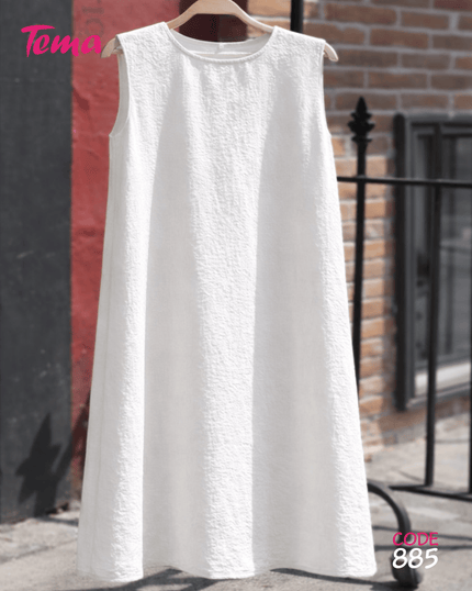 Long sleeveless basic dress in white