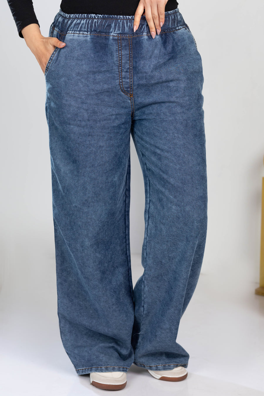 Women's wide-leg jeans