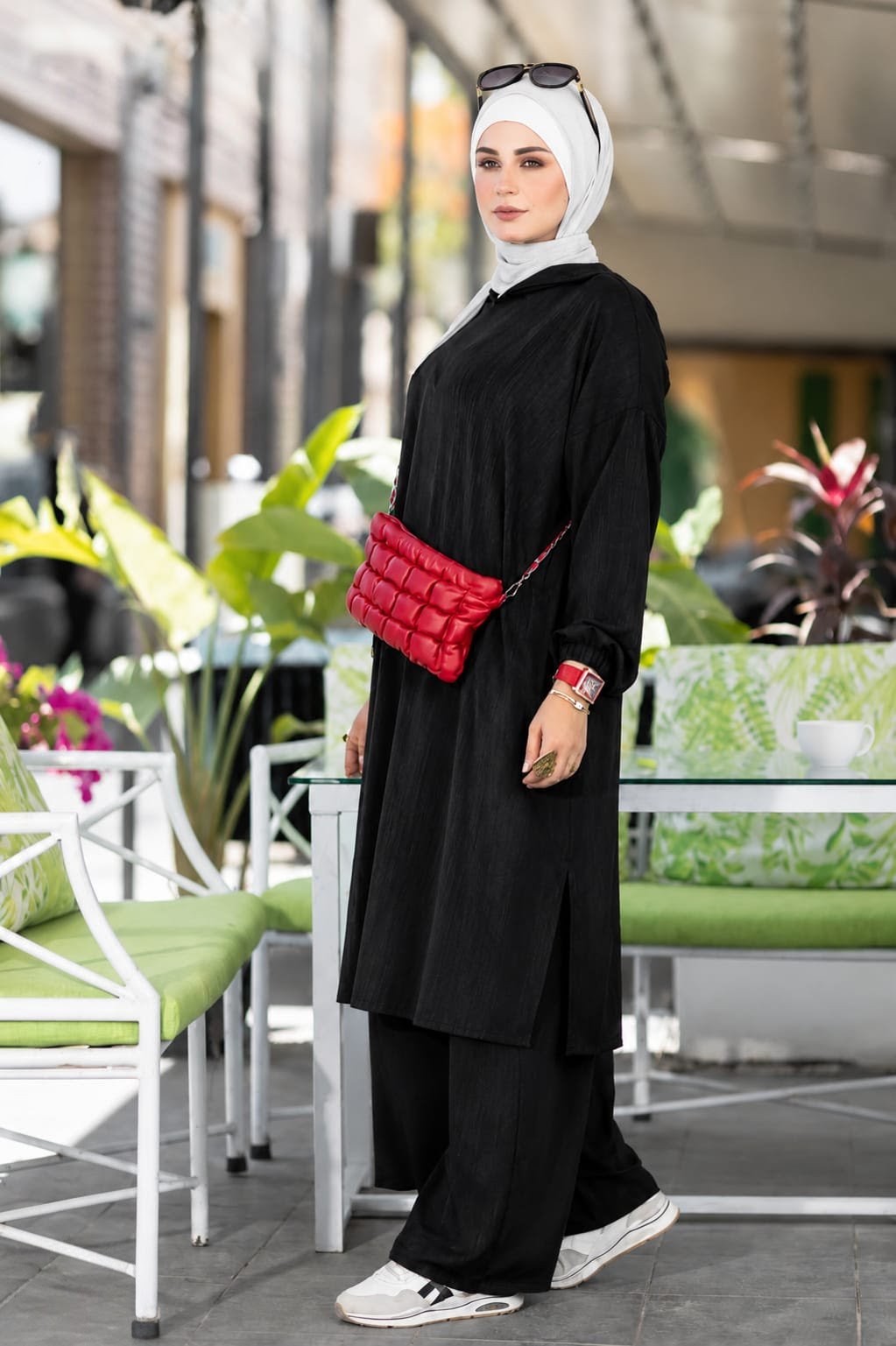 Long tunic and pants set for hijabis in black