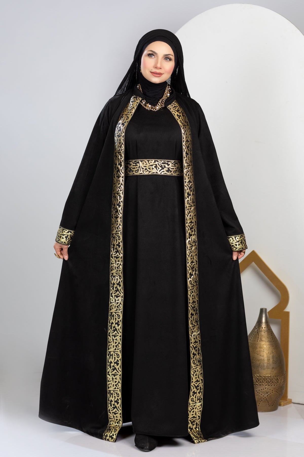 Ramadan kaftan with belt and gold embroidery