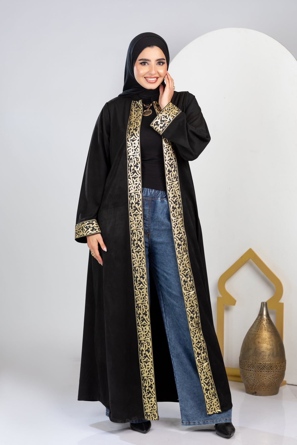 Ramadan kaftan with belt and gold embroidery