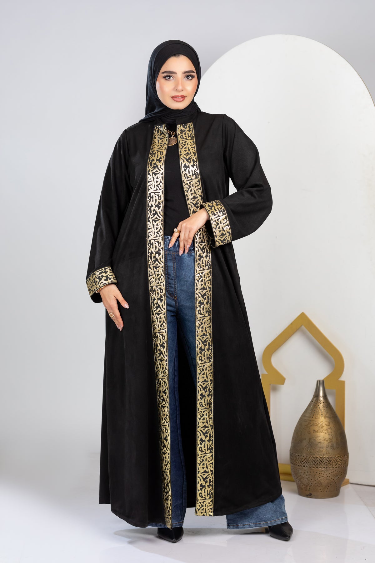 Ramadan kaftan with belt and gold embroidery