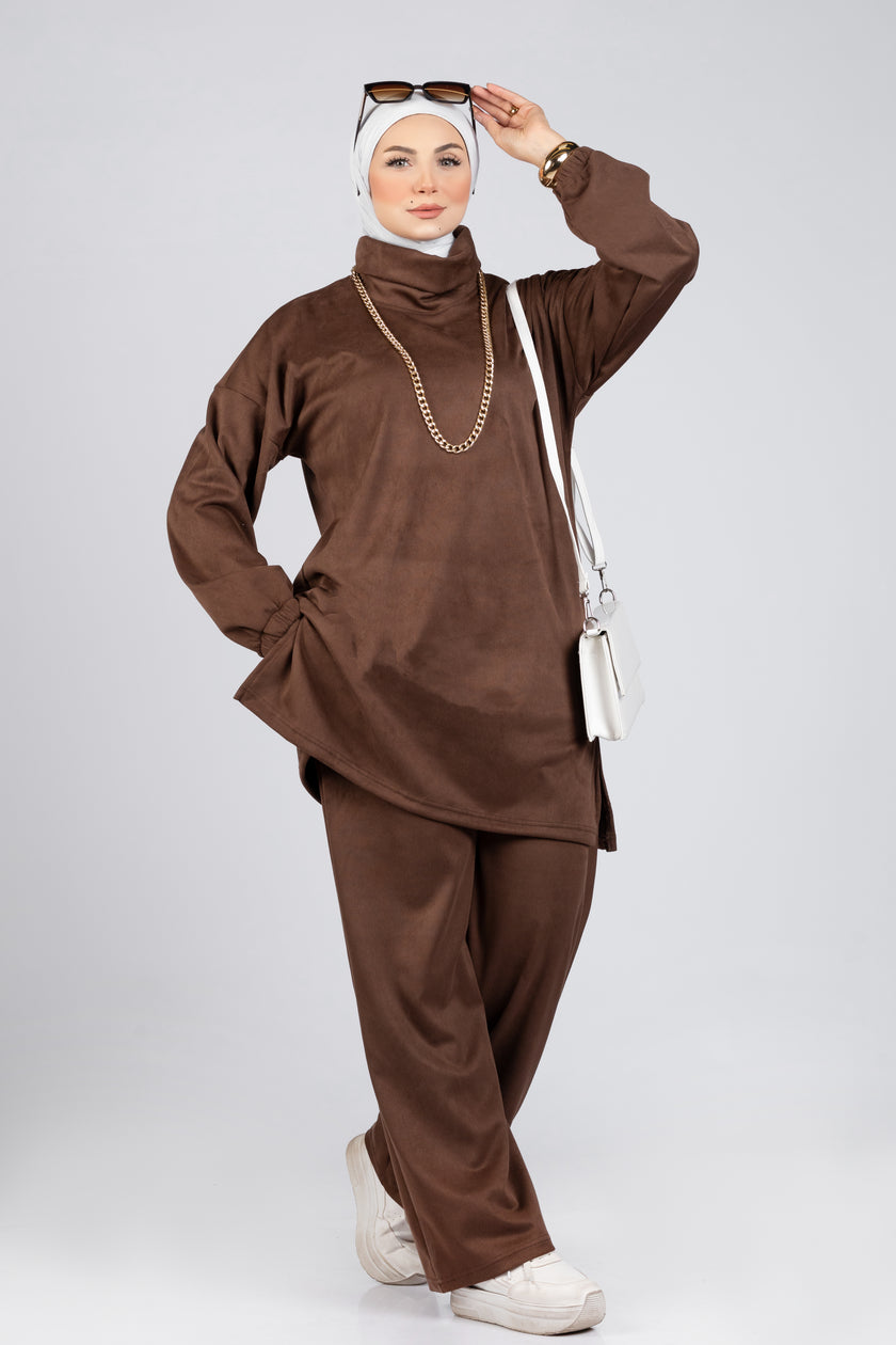 سوت بيزك موديست برقبة عالية