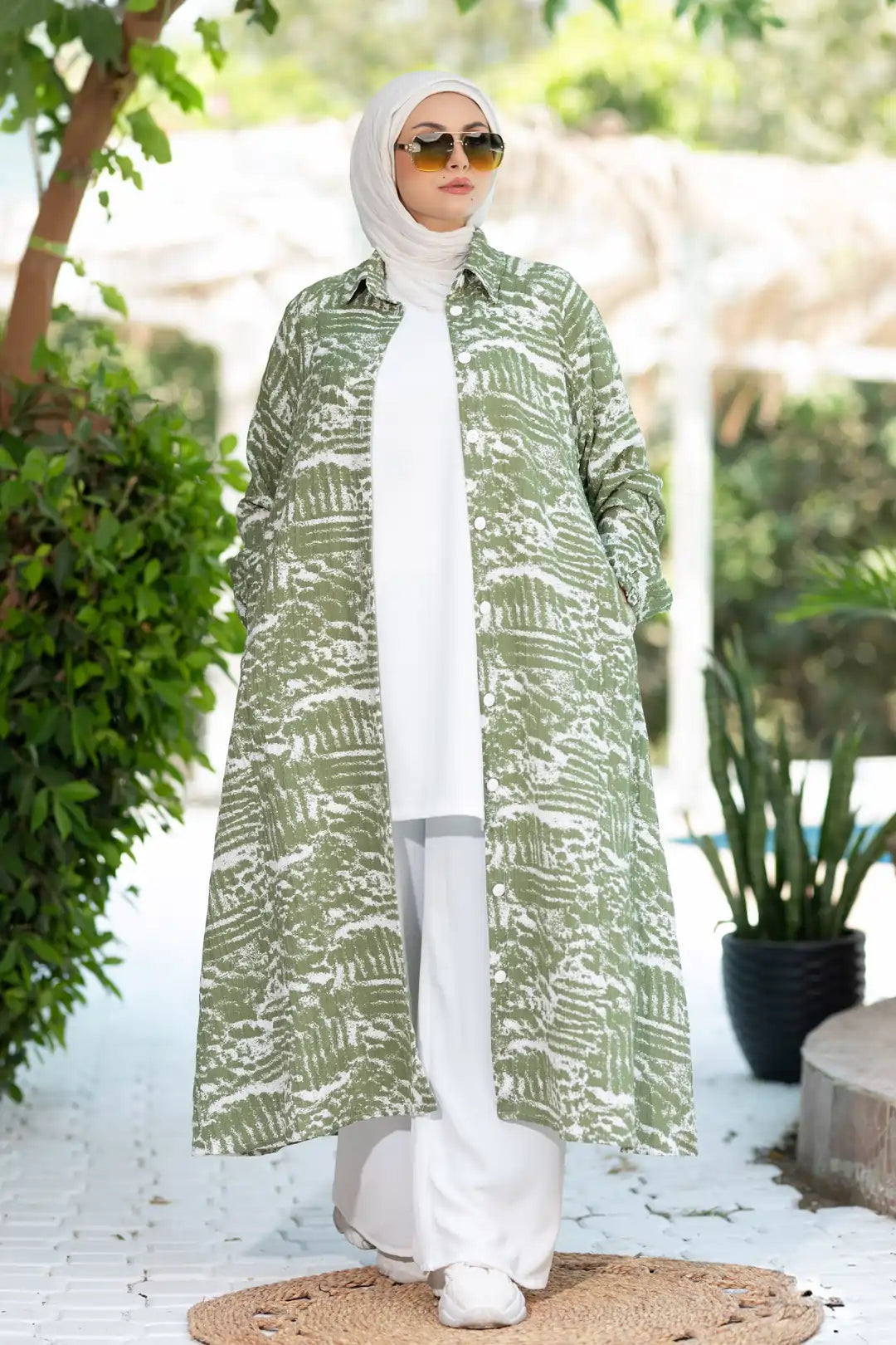 Modest suit, printed shirt and pants in army green
